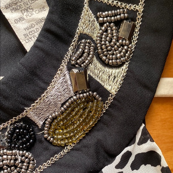 Chenault Black and White Graphic Blouse with Beaded Embellishments - Picture 5 of 5